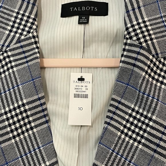 Blazer - Picture 2 of 2